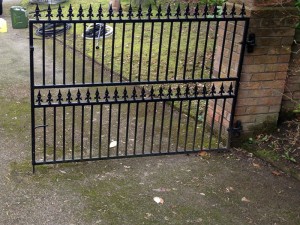 Roofman professional driveway cleaning service.